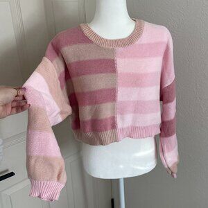 Le Lis Cropped Sweater - Medium